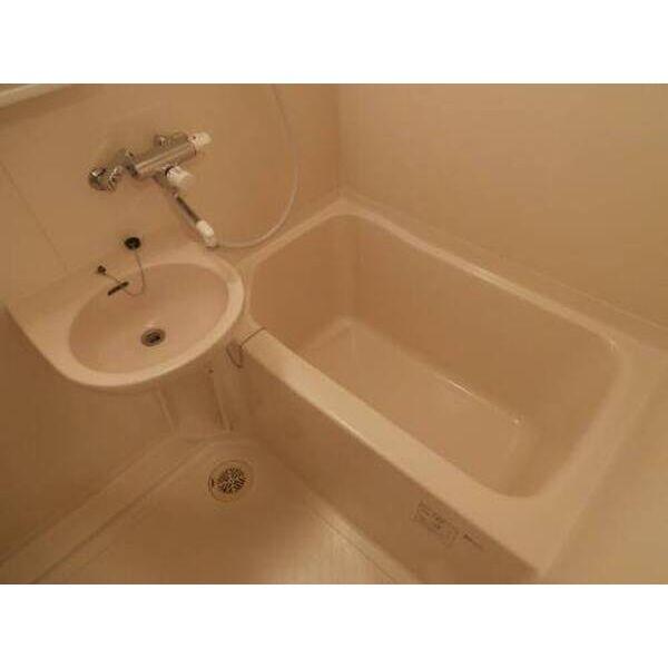 リリーパレスナルシマⅢ0601号室 お風呂