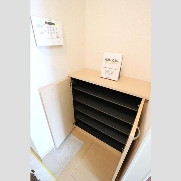 コンフォール.K305号室 シューズボックス