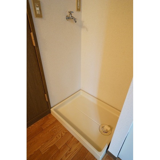 ベルゾーネ小林0202号室 室内洗濯機置き場