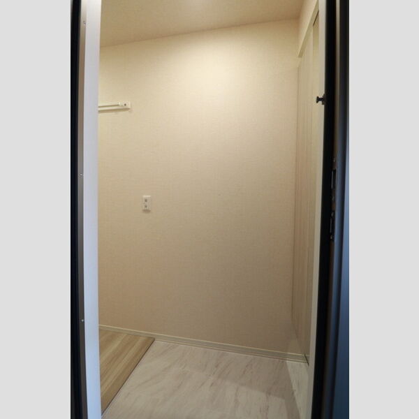 Blanc Cube(ブラン キューブ)302号室 玄関
