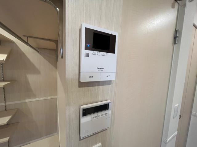 a l’aise （ア　レーズ）102号室 カメラ付インターホン