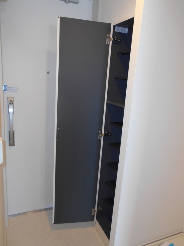 リブリ・Stella Hana 玄関