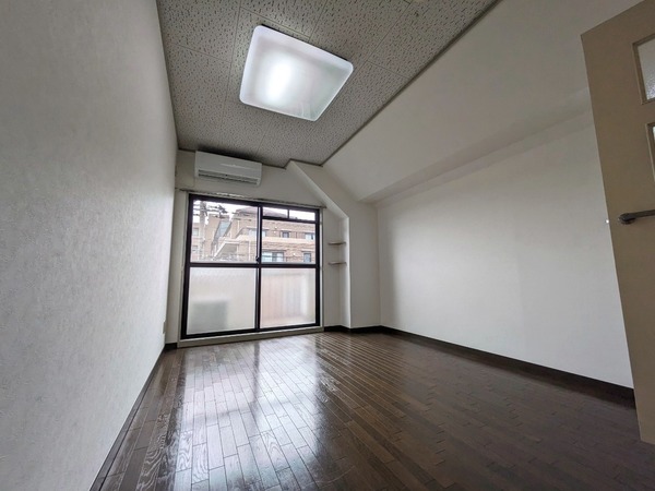 三園さえぐさマンション408号室 リビング