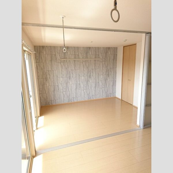 ホワイト ヴィラ303号室 リビング