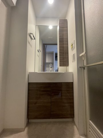 ガーラ・ステーション川崎平間5階 洗面