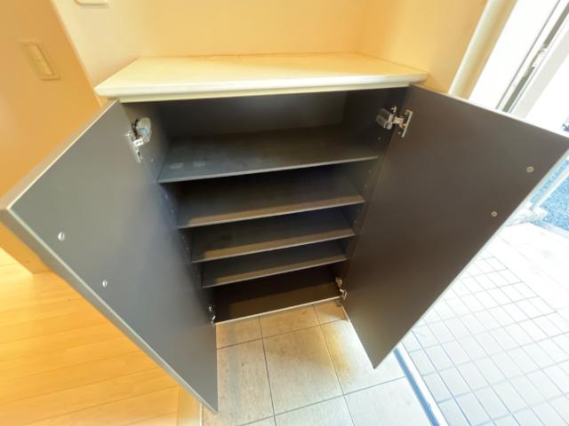 プレシャス 下駄箱