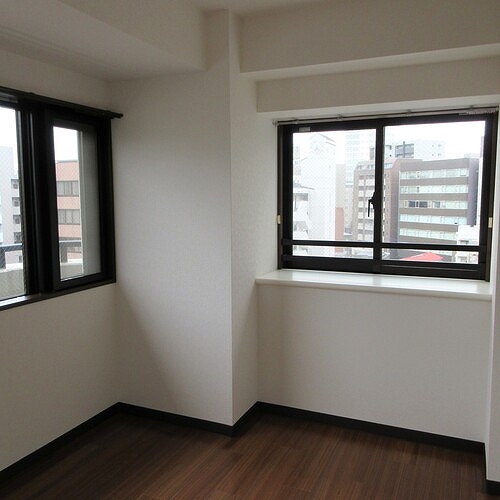 レクセルプラザ本厚木7階 洋室 約6.7畳　※2024年11月撮影時