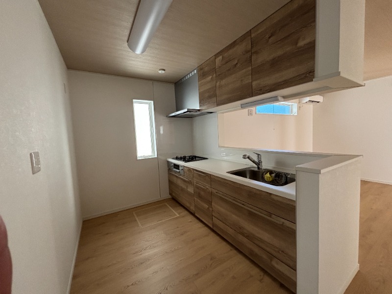 別所6丁目戸建 広々したキッチン