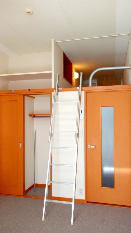 レオパレスサンブロード 内観