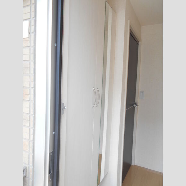 ルミエール(新宿町)　B 玄関