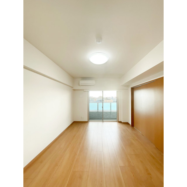 アーバハイツ六町環七北通り0505号室 リビング