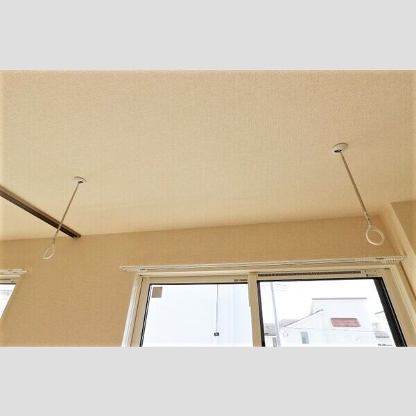 ラシーヌB201号室 室内物干し