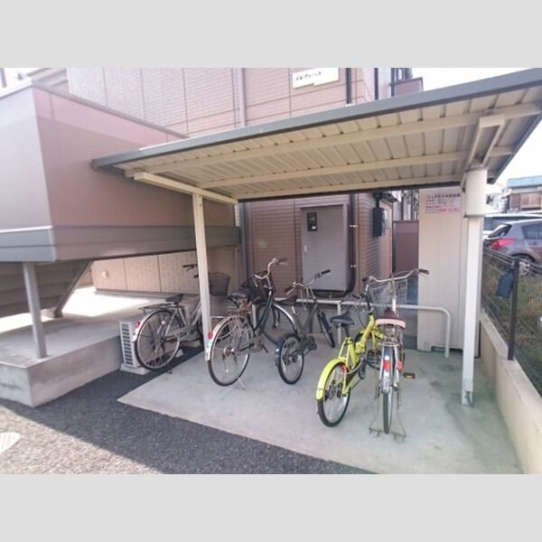 メルヴェーユ 駐輪場