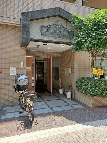 ヒル・イーストＳＳ2階 エントランス外観　※2024年7月撮影