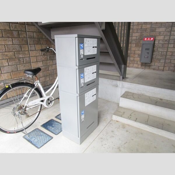 グランドソレーユ202号室 宅配ボックス