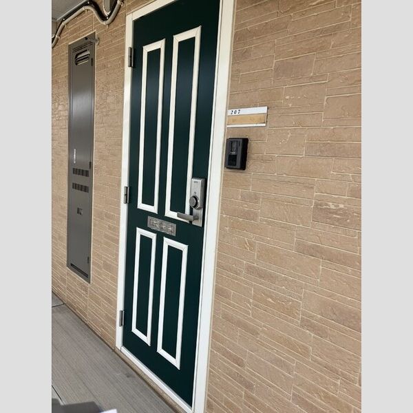 リヴィエール207号室 玄関