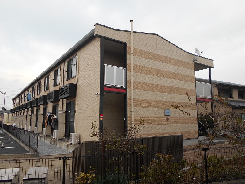 レオパレスドルフフクサト 外観