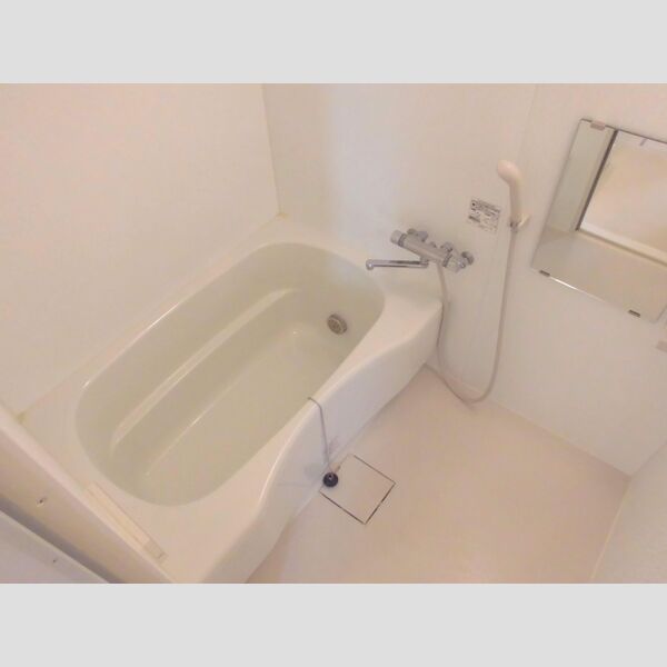 ヴィアレット　Ⅶ103号室 広々とした浴室♪