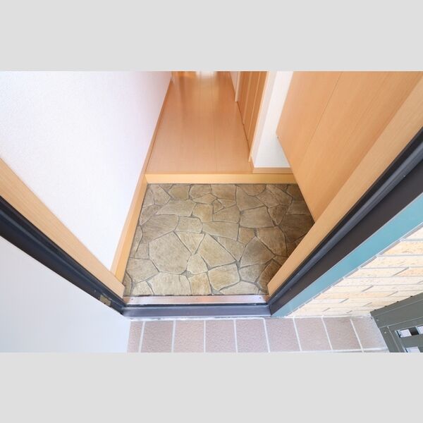 ラフィーネBaba102号室 玄関