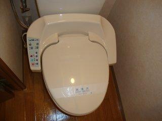 ＧＲＡＣＥ　ＣＯＵＲＴ　　303号室 シャワー付トイレ