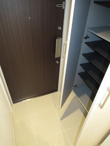 クラリティア池上5階 玄関収納