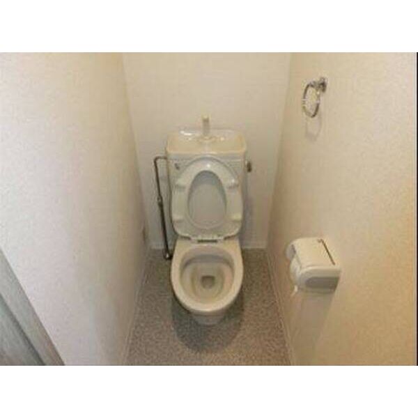 メゾン・ド・ヴィレ品川1301号室 トイレ