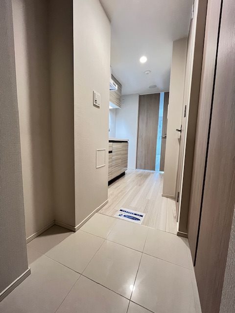 クロスレジデンス飯田橋2階 玄関