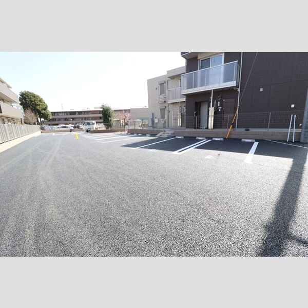 La Crece T 駐車場