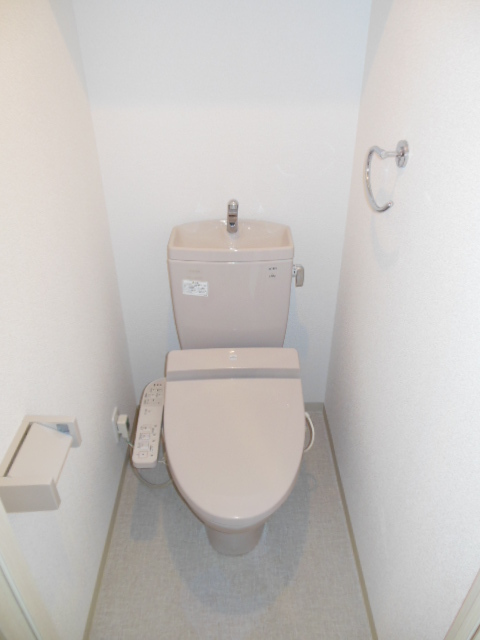 ガーラ・ステーション新宿御苑前6階 清潔感のあるトイレです