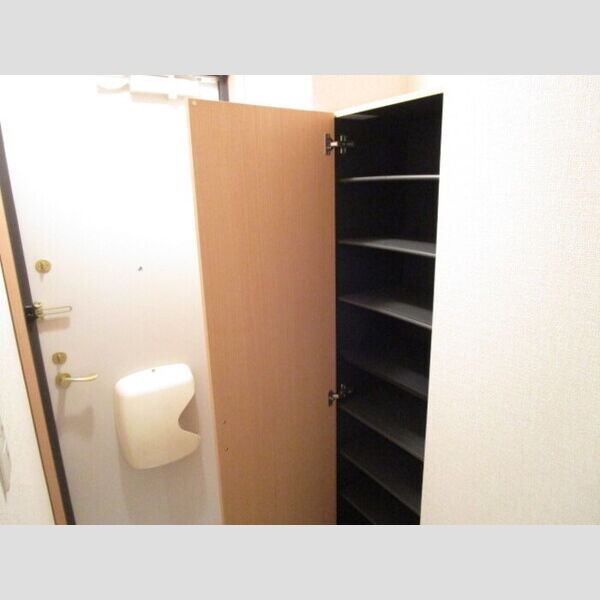 第3エーデルハイム206号室 トールシューズボックス