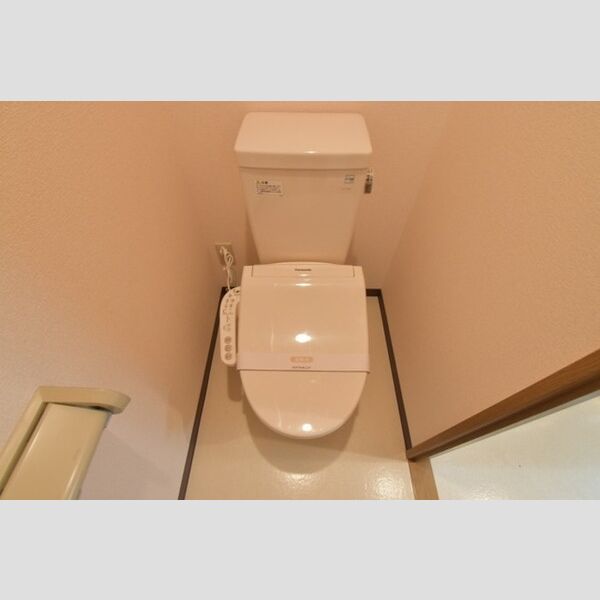 リビングタウン厚木202号室 温水洗浄暖房便座