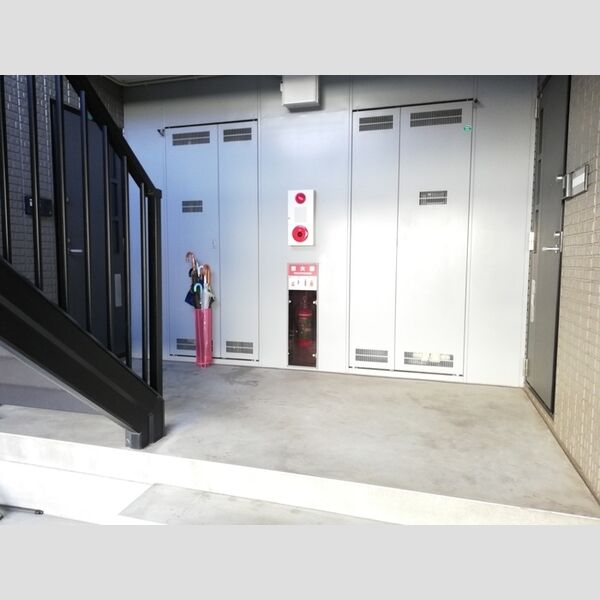 ゴールドパストラル105号室 エントランス