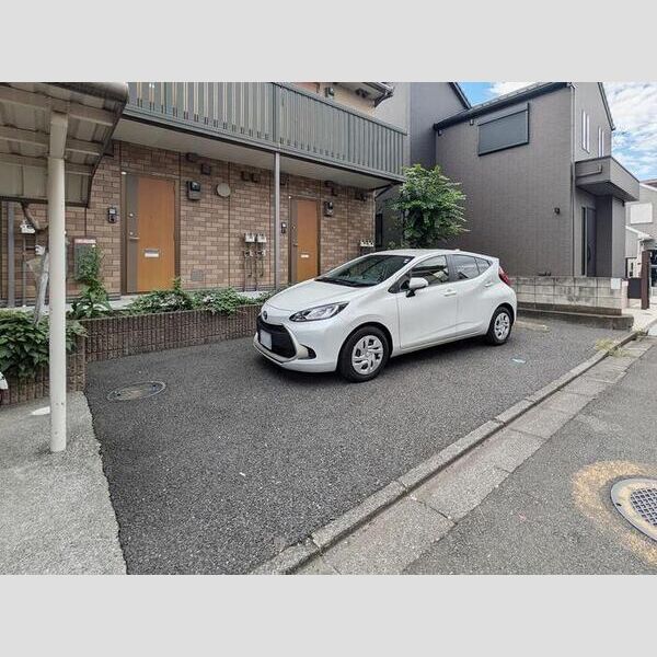 モンテローザ 駐車場