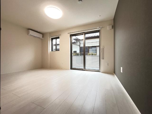 ベッシア・ノーブル102号室 洋室