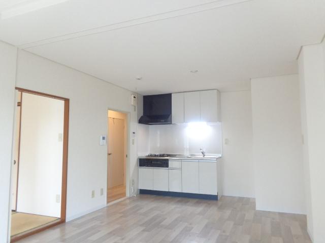 サンセヴィラージュ103号室 リビング