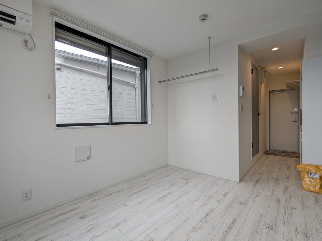 エスビーメゾン南鳩ヶ谷0201号室 リビング