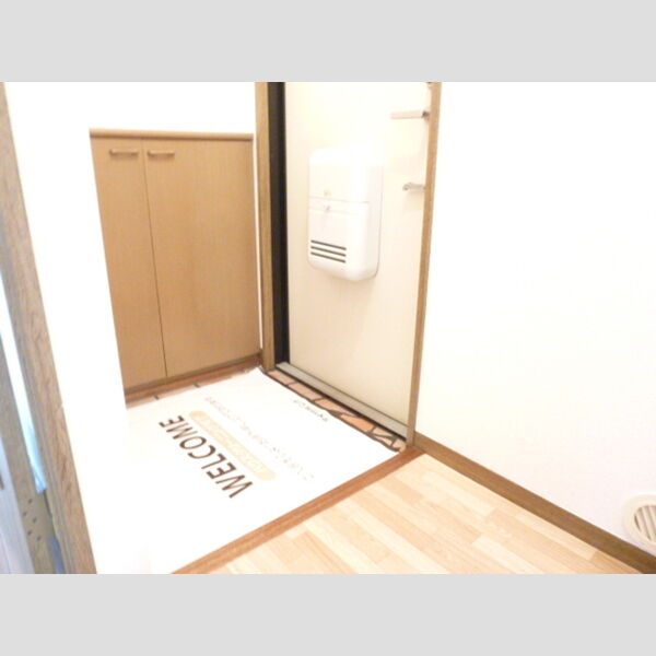 ロイヤルアネックス弐番館 玄関