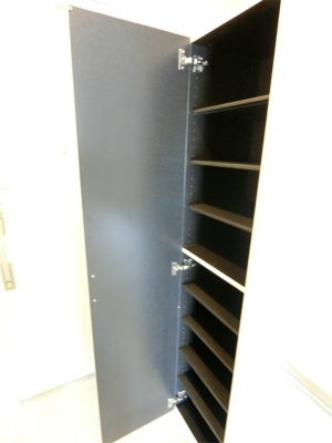 リブリ・大倉山3階 玄関