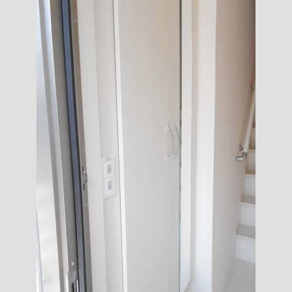 ルビ・エール201号室 玄関