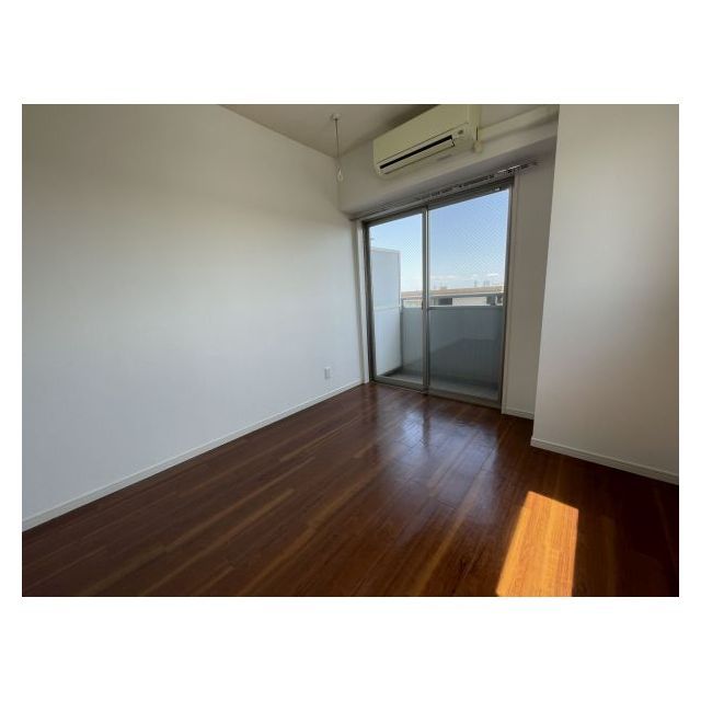 ルクレ高野台レジデンス0905号室 リビング