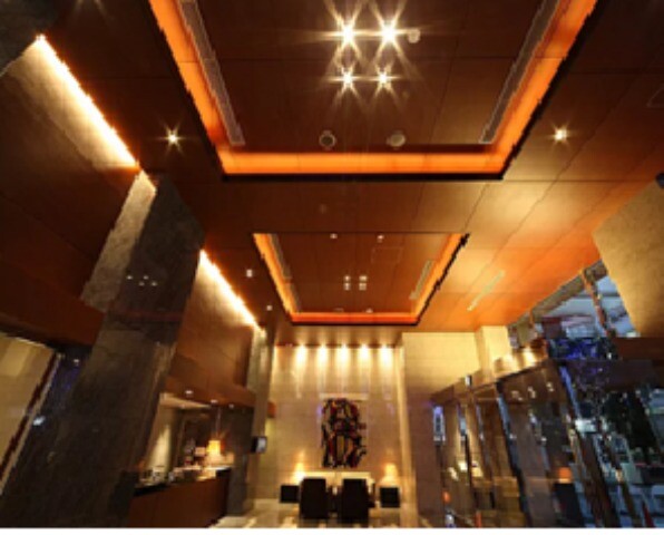 ファーストリアルタワー新宿1611号室 エントランス