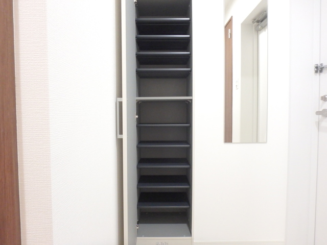 セルベコート大山8階 こまごまとしたものを収納できそうですね