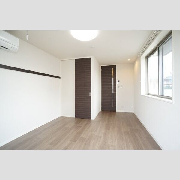 Bequem3 2面採光の明るいお部屋です♪高遮音床SHAIDD55搭載、照明付き♪