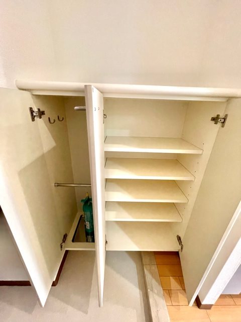 レジディア神田東2階 収納