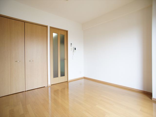 エクセルグランデ高洲0704号室 おしゃれな居間です