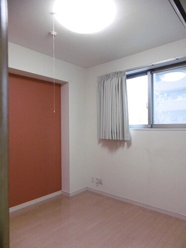 ライオンズタワー五反田2階 洋室　約5.2畳　内装前