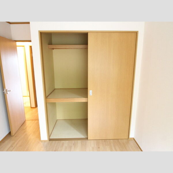 メゾンドコトー 収納(洋室6.5帖)