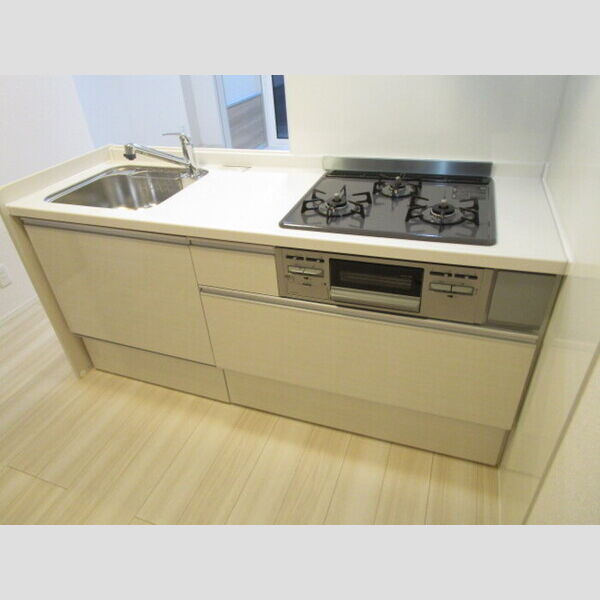 ディーグラシューズ 対面式3口ガスコンロ付システムキッチン