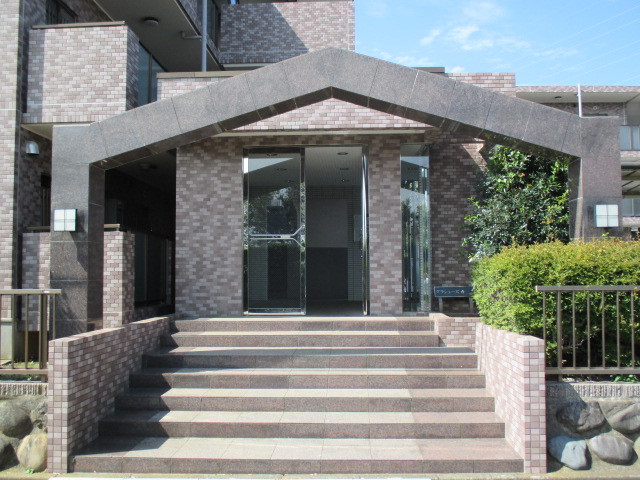 グラシューズカーサ 建物入り口です