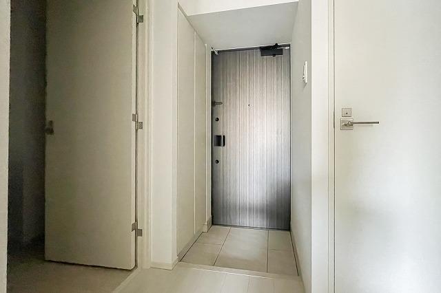 ALTERNA池袋EAST1階 玄関